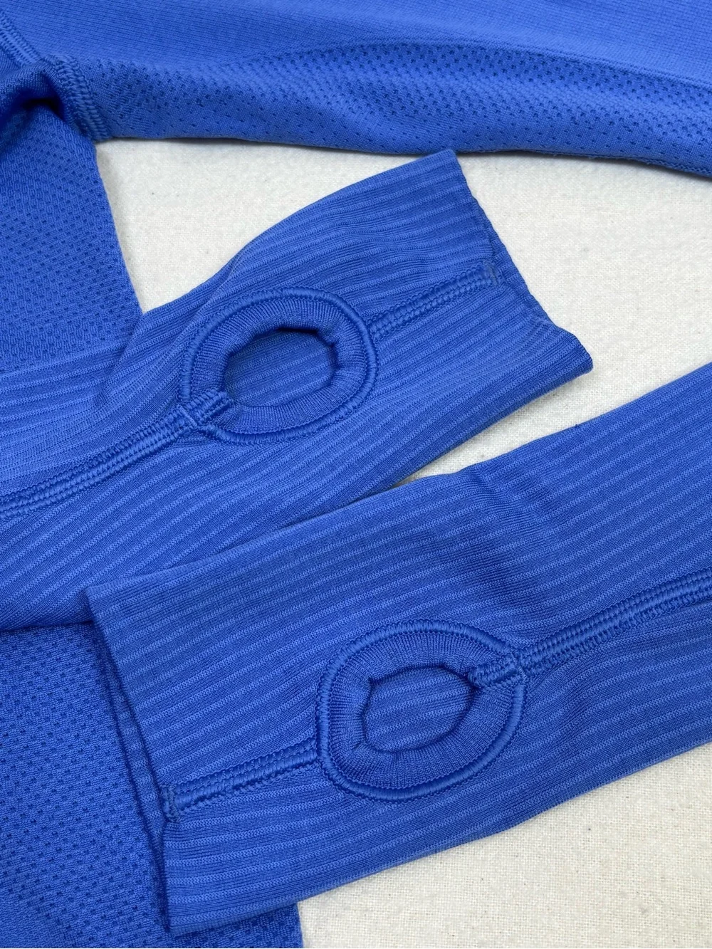 🍋Lululemon Swiftly Tech Long Sleeve Shirt Size 8 Fitted Thumb Holes Blue Violet